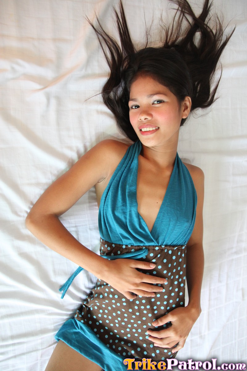 Pantyhose glamour filipina model